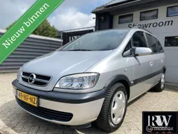 Grijs Gebruikt 2003 Opel Zafira Comfort MPV | € 1.495 (Eerlijke prijs)