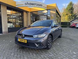 Grijs Gebruikt 2023 VW Polo Life Hatchback | € 17.749 (Goede deal)