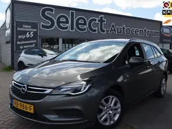 Grijs Gebruikt 2017 Opel Astra Edition Stationwagen | € 10.940 (Eerlijke prijs)