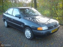 Blauw Gebruikt 1994 Opel Astra Sedan | € 1.350