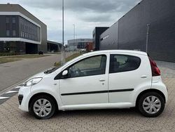 Wit Gebruikt 2012 Peugeot 107 Active Hatchback | € 2.695 (Goede deal)