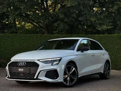 Wit Gebruikt 2021 Audi A3 Sportback e-tron S-Line Sedan | € 28.950 (Eerlijke prijs)