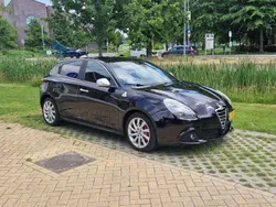 Gebruikt 2012 Alfa Romeo Giulietta Hatchback | € 11.600 (Eerlijke prijs)