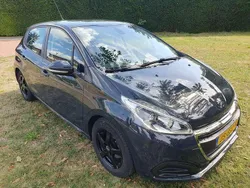 Grijs Gebruikt 2016 Peugeot 208 Active Hatchback | € 8.800 (Goede deal)