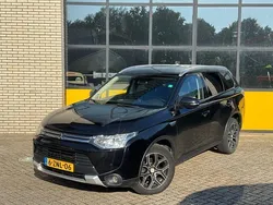 Zwart Gebruikt 2015 Mitsubishi Outlander Edition SUV | € 11.925 (Goede deal)