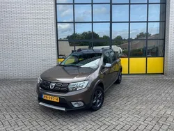 Bruin, metallic lak Gebruikt 2018 Dacia Sandero Stepway Hatchback | € 8.845 (Eerlijke prijs)