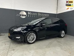 Zwart, metallic lak Gebruikt 2018 Ford Focus ST-Line Stationwagen | € 11.799