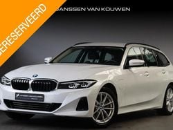 Wit Gebruikt 2023 BMW 320e Stationwagen | € 33.795 (Super prijs)