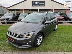 Grijs (metallic) Gebruikt 2018 VW Touran Highline MPV | € 23.750 (Eerlijke prijs)