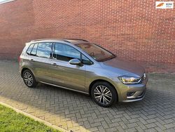 Grijs (metallic) Gebruikt 2016 VW Golf Sportsvan Edition MPV | € 8.750 (Goede deal)