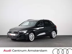 Zwart Gebruikt 2024 Audi A3 Sportback e-tron S-Line Sedan | € 42.849 (Iets duurder)