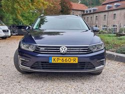 Blauw Gebruikt 2016 VW Passat GTE Stationwagen | € 11.950 (Eerlijke prijs)