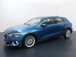 Blauw, metallic lak Gebruikt 2021 Audi A3 Sportback Business Hatchback | € 21.840 (Super prijs)