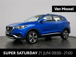 Blauw, metallic lak Gebruikt 2021 MG ZS Luxury Sedan | € 16.995 (Eerlijke prijs)