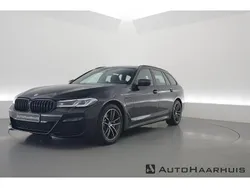 Zwart Gebruikt 2022 BMW 530 Executive Stationwagen | € 42.750 (Eerlijke prijs)