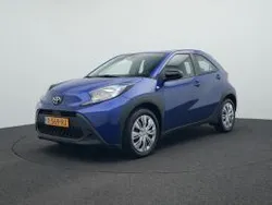Blauw Gebruikt 2024 Toyota Aygo Play Hatchback | € 17.925 (Goede deal)