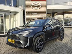 Zwart Gebruikt 2023 Toyota Yaris Cross Style SUV | € 27.900 (Eerlijke prijs)