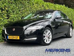Zwart Gebruikt 2019 Jaguar XF Prestige Sedan | € 26.950
