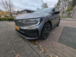 Grijs Gebruikt 2022 Renault Mégane Iconic Hatchback | € 23.500 (Goede deal)