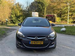 Bruin Gebruikt 2013 Opel Astra Sport MPV | € 10.500 (Iets duurder)