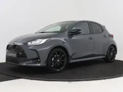 Grijs, metallic lak Gebruikt 2025 Toyota Yaris Sport Hatchback | € 36.750