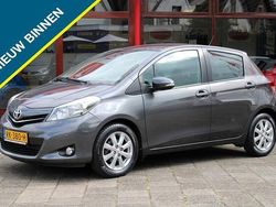 Grijs Gebruikt 2014 Toyota Yaris Hatchback | € 9.950 (Eerlijke prijs)