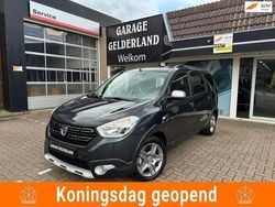Grijs Gebruikt 2018 Dacia Lodgy Lauréate MPV | € 14.650 (Duur)