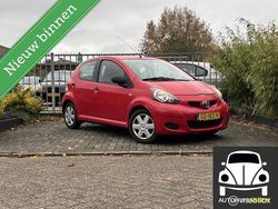 Rood Gebruikt 2009 Toyota Aygo Hatchback | € 1.648 (Goede deal)