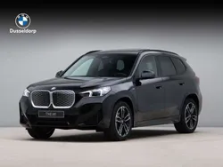 Zwart Nieuw 2025 BMW iX1 M Sport SUV | € 61.790 (Eerlijke prijs)