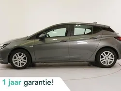 Grijs Gebruikt 2017 Opel Astra Edition Hatchback | € 8.750 (Goede deal)