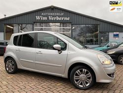 Grijs (metallic) Gebruikt 2011 Renault Grand Modus Exception MPV | € 4.250 (Eerlijke prijs)