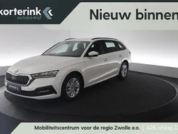 Wit Gebruikt 2023 Skoda Octavia Ambition Stationwagen | € 23.950 (Eerlijke prijs)