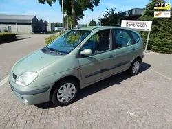 Groen Gebruikt 2003 Renault Scénic MPV | € 995 (Eerlijke prijs)