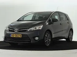 Grijs Gebruikt 2016 Toyota Verso MPV | € 19.745 (Iets duurder)