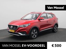 Rood Gebruikt 2020 MG ZS Luxury Sedan | € 14.900 (Eerlijke prijs)