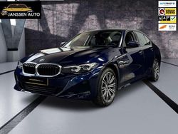 Blauw (metallic) Gebruikt 2024 BMW 320e Sedan | € 27.950 (Super prijs)