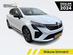 Ijswit 369 Gebruikt 2023 Renault Clio V Techno Hatchback | € 21.495 (Eerlijke prijs)