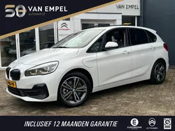 Wit, metallic lak Gebruikt 2021 BMW 225 Active Tourer iPerformance MPV | € 28.950