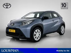 Grijs Gebruikt 2024 Toyota Aygo Play Hatchback | € 17.750 (Eerlijke prijs)