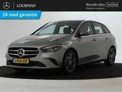 Grijs Gebruikt 2020 Mercedes B180 Style MPV | € 25.945 (Iets duurder)