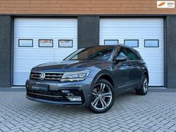 Grijs, metallic lak Gebruikt 2016 VW Tiguan R-line SUV | € 33.990 (Duur)
