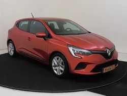 Rouge flamme nnp Gebruikt 2022 Renault Clio V Zen Hatchback | € 14.940 (Goede deal)