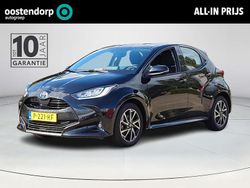 Zwart Gebruikt 2022 Toyota Yaris Hybrid Hatchback | € 21.450 (Eerlijke prijs)