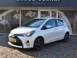 Wit Gebruikt 2015 Toyota Yaris Hatchback | € 12.750 (Eerlijke prijs)