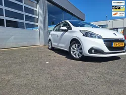 Wit Gebruikt 2017 Peugeot 208 Hatchback | € 6.499 (Eerlijke prijs)