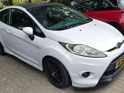 Wit Gebruikt 2010 Ford Fiesta Sport Hatchback | € 3.000 (Goede deal)