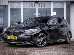 Zwart Gebruikt 2023 BMW 118 Executive Hatchback | € 27.500 (Iets duurder)