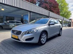 Grijs Gebruikt 2012 Volvo V60 Kinetic Stationwagen | € 7.644 (Eerlijke prijs)
