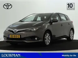 Bruin Gebruikt 2018 Toyota Auris Hybrid Plus Hatchback | € 16.245 (Eerlijke prijs)