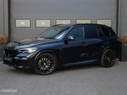 Zwart, metallic lak Gebruikt 2020 BMW X5 M Sport SUV | € 60.740 (Eerlijke prijs)